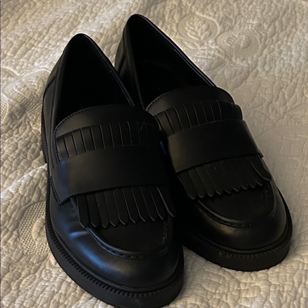 Marc Fisher Black Leather Loafers. Like New.